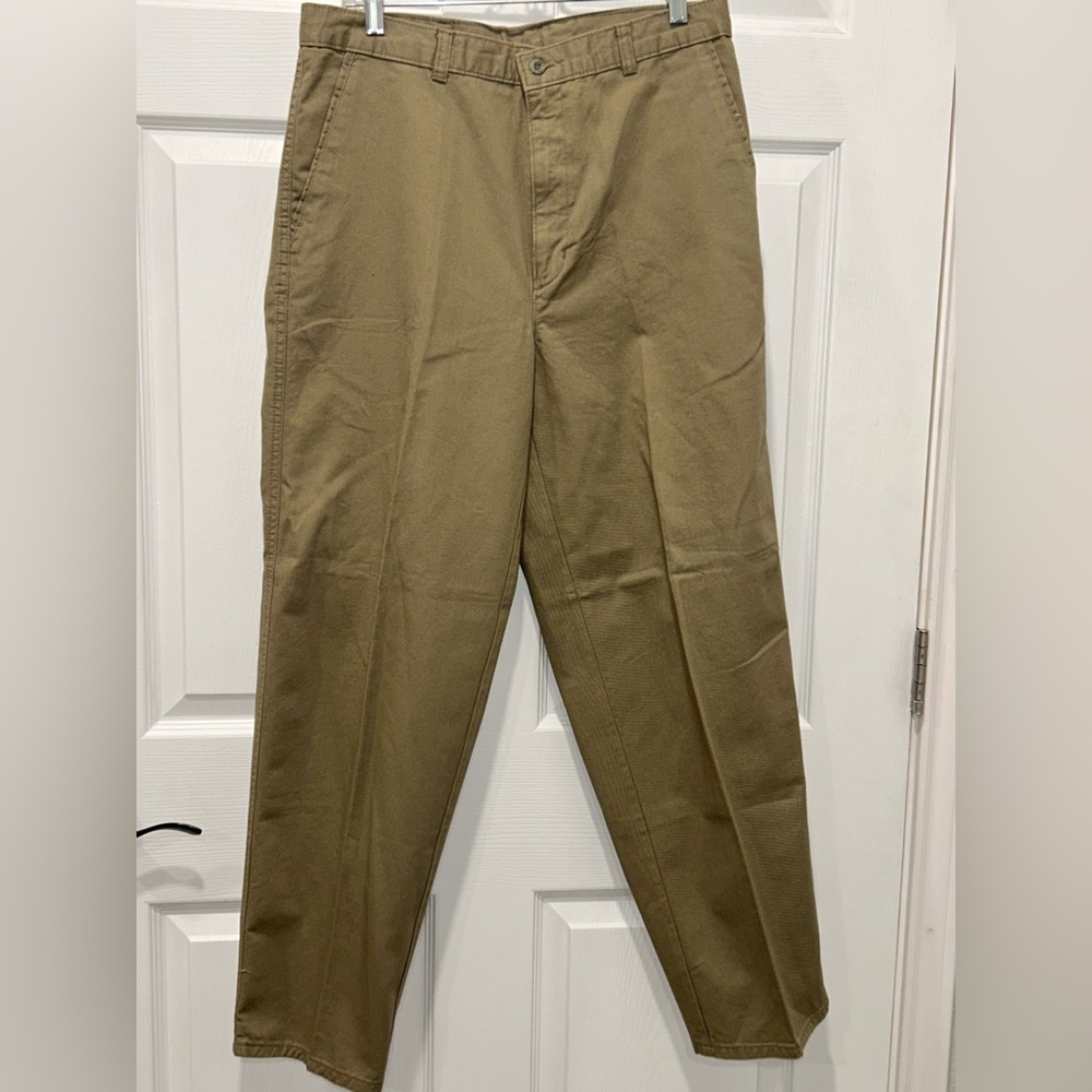 Dockers Pants Khaki‎ Flat Front Relaxed Fit Size w32 w30 NWT
